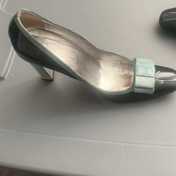 Vintage DOLCE & GABBANA Navy & Light Blue Elegant Pumps - Picture 4 of 16
